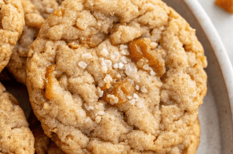 Chewy Salted Caramel Oatmeal Cookies