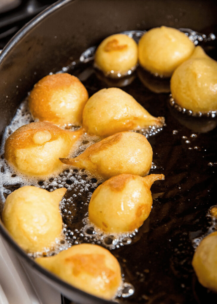 How to Make Portuguese Doughnuts