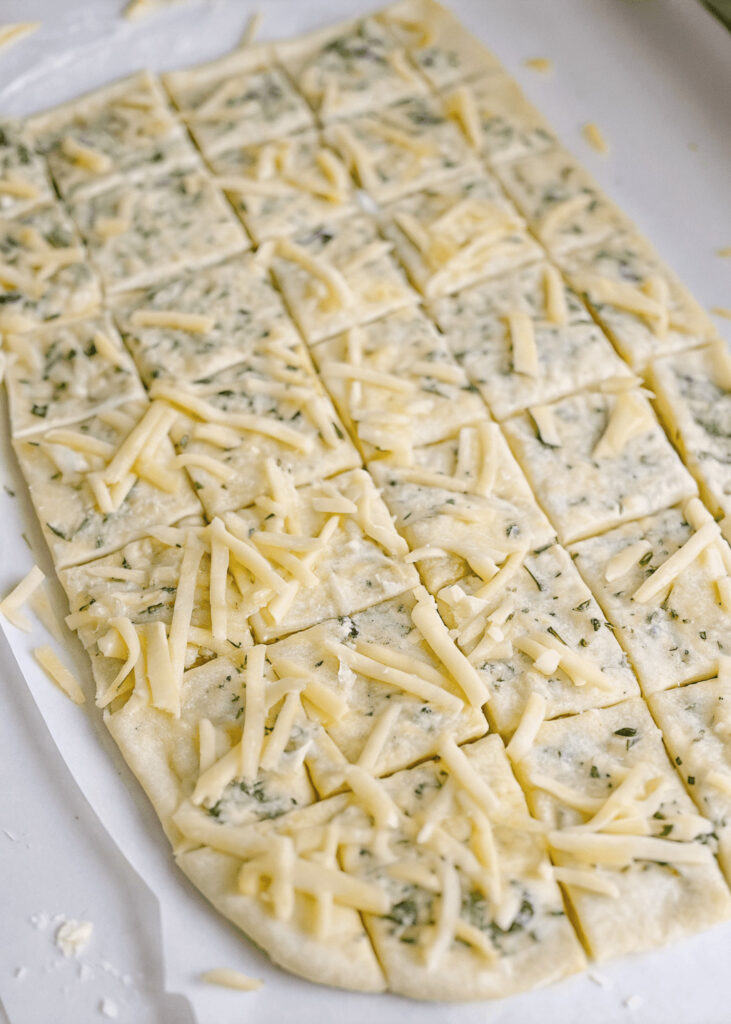 How to Make Cheesy Garlic Pull Apart Bread
